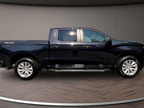 Used 2022 Chevrolet Silverado 1500 Custom AWD/4WD image 9