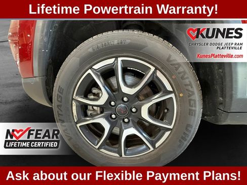 Used 2025 Jeep Compass Trailhawk AWD/4WD image 12