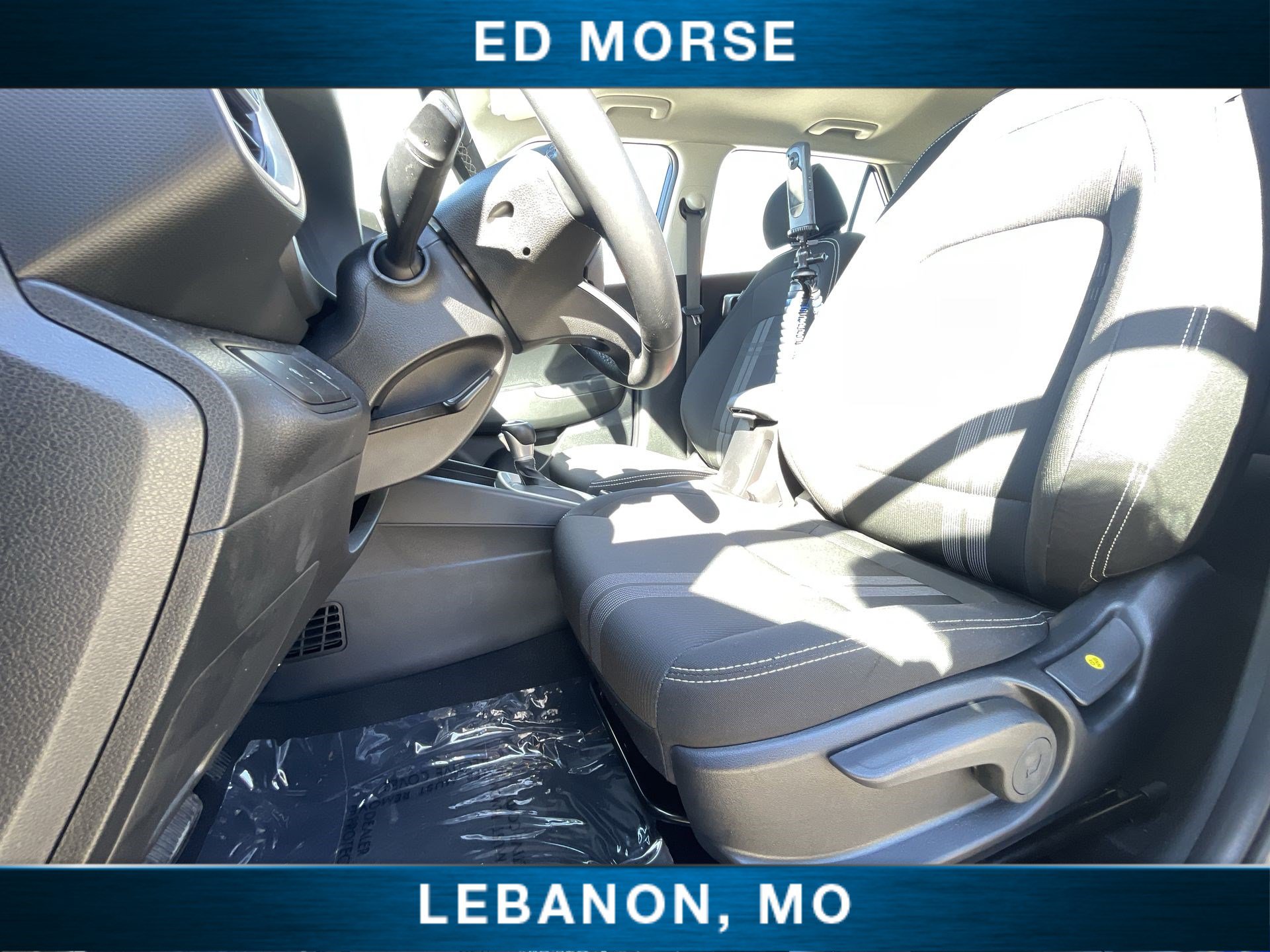 Used 2025 Hyundai Venue SEL FWD image 19