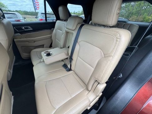 Used 2016 Ford Explorer Limited image 16