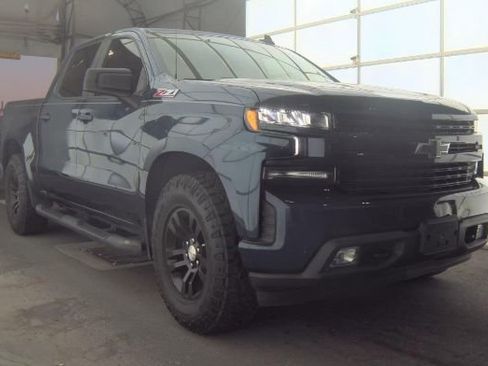 Used 2019 Chevrolet Silverado 1500 RST image 2