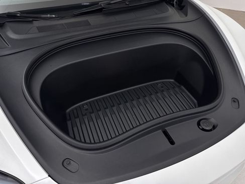 Used 2025 Tesla Model 3 Long Range RWD image 9