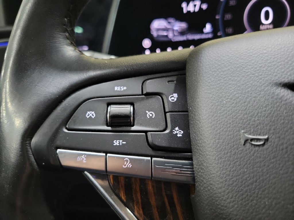 Used 2021 Cadillac Escalade Premium Luxury AWD/4WD image 15
