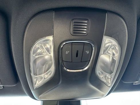 Used 2025 Jeep Compass Trailhawk AWD/4WD image 18