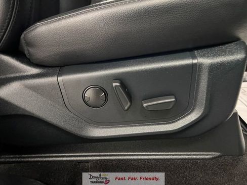 Used 2021 Ford Expedition Max XLT image 40