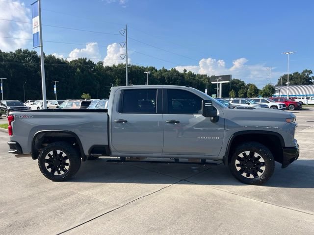 Used 2025 Chevrolet Silverado 2500 Custom w/ Custom Value Package AWD/4WD image 9