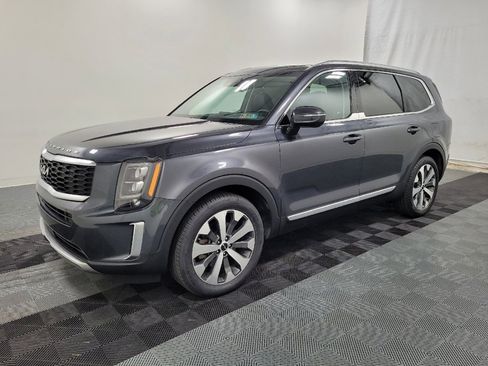 Used 2022 Kia Telluride EX w/ EX Premium Package FWD image 2