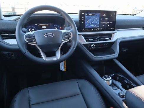 New 2026 Ford Explorer Active w/ Active Comfort Package image 2
