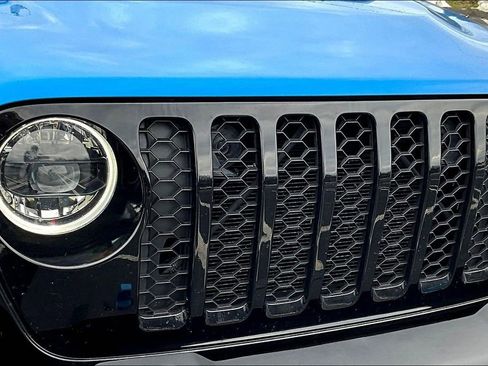 Used 2023 Jeep Wrangler Unlimited w/ Cold Weather Group image 32