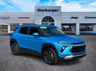 Used 2025 Chevrolet TrailBlazer LT w/ LT Cold Weather Package image 1
