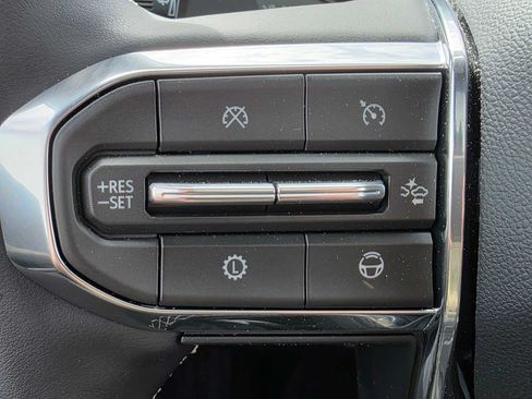 Certified 2026 GMC Acadia Denali w/ Super Cruise Package AWD/4WD image 30