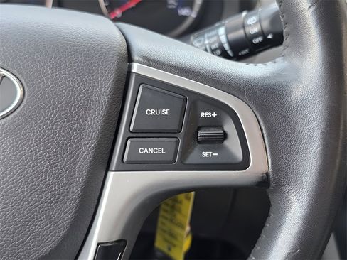 Used 2013 Hyundai Accent SE image 27