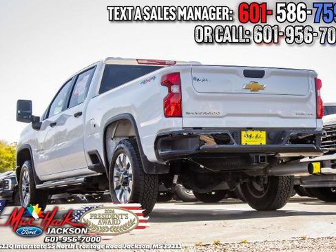 Used 2025 Chevrolet Silverado 2500 Custom w/ Custom Value Package AWD/4WD image 4
