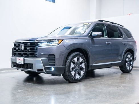 Used 2026 Honda Pilot Elite image 3