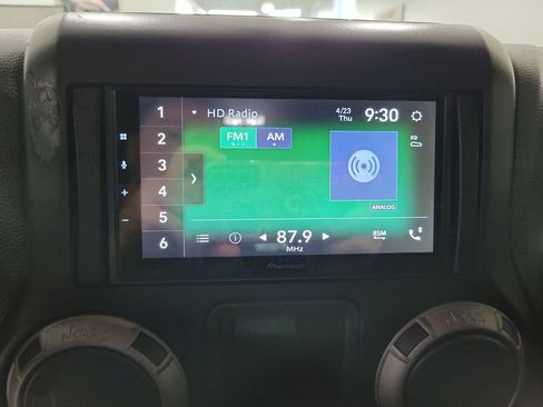 Used 2013 Jeep Wrangler Sport AWD/4WD image 32