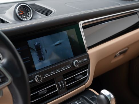 Certified 2021 Porsche Macan S image 25