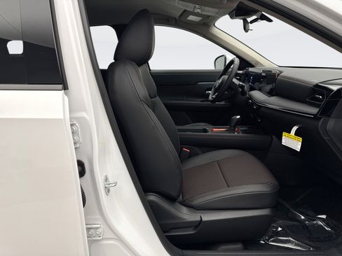 Used 2025 Nissan Kicks SR image 17