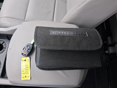 Used 2012 Honda Pilot EX image 17