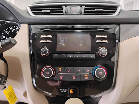 Used 2015 Nissan Rogue S FWD image 76