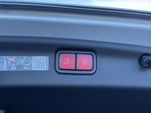 New 2026 Mercedes-Benz C 43 AMG 4MATIC Sedan image 16