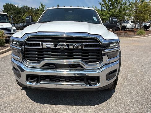 New 2026 RAM 4500 Tradesman AWD/4WD image 3