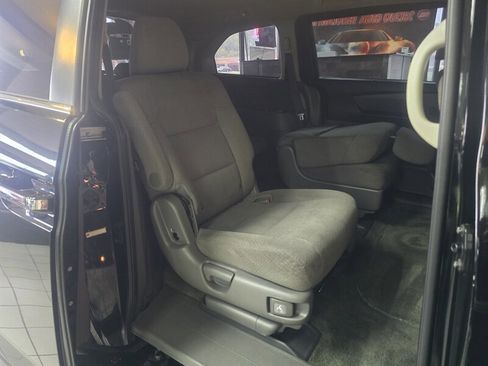 Used 2015 Honda Odyssey EX image 16
