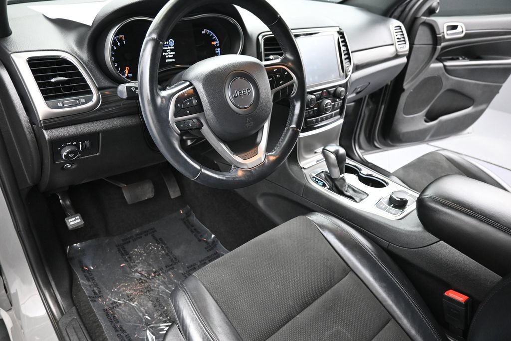 Used 2022 Jeep Grand Cherokee Laredo X AWD/4WD image 12