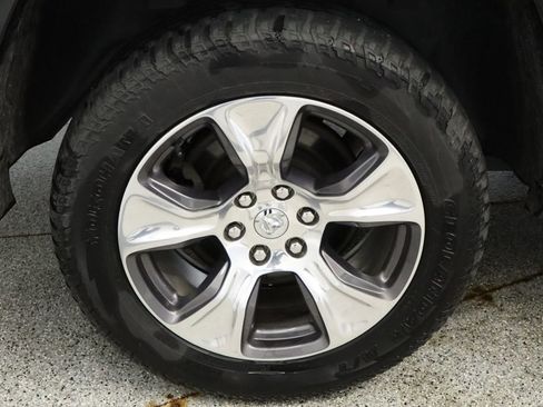 Used 2022 RAM 1500 Laramie AWD/4WD image 13