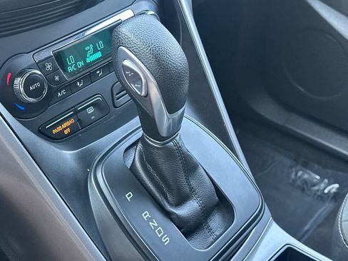 Used 2016 Ford Escape SE w/ Equipment Group 201A FWD image 23
