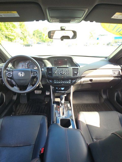 Used 2017 Honda Accord Sport Special Edition image 14