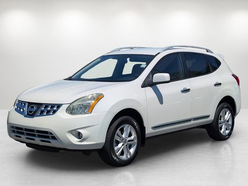 Used 2013 Nissan Rogue SV image 1
