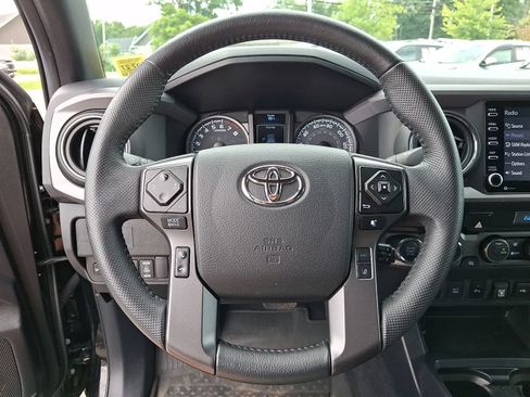 Used 2022 Toyota Tacoma TRD Sport w/ Technology Package AWD/4WD image 23