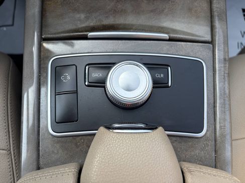 Used 2010 Mercedes-Benz E 350 4MATIC Sedan image 45
