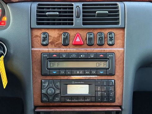 Used 2002 Mercedes-Benz E 320 4MATIC Sedan image 25