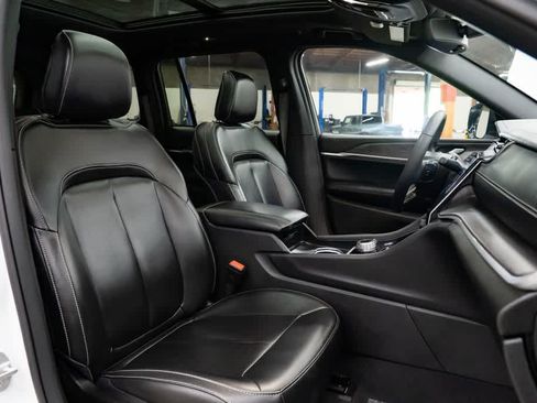 Used 2024 Jeep Grand Cherokee Limited 4xe AWD/4WD image 33
