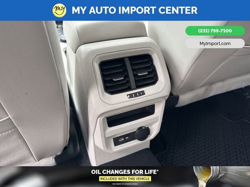 Used 2022 Volkswagen Tiguan SE image 27