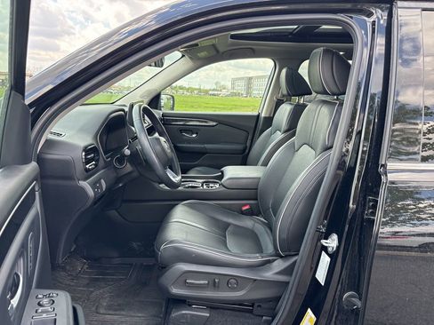 Used 2025 Honda Pilot Elite image 17