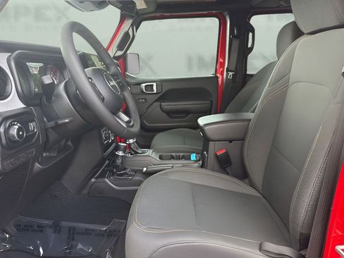 Used 2025 Jeep Wrangler Unlimited Sport AWD/4WD image 17