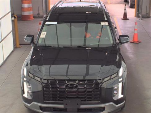 Used 2023 Hyundai Palisade Limited w/ Cargo Package AWD/4WD image 4