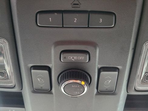 Used 2023 Cadillac Escalade Premium Luxury image 23