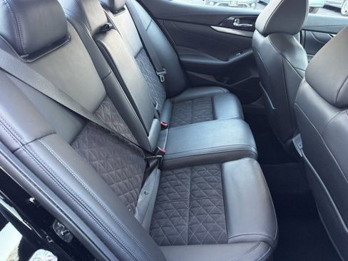 Used 2018 Nissan Maxima SR w/ Midnight Edition image 30