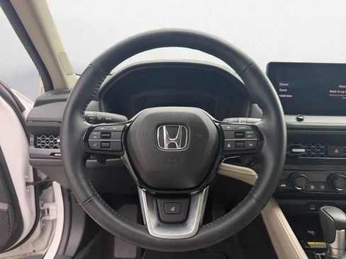 Used 2025 Honda Accord Touring image 12