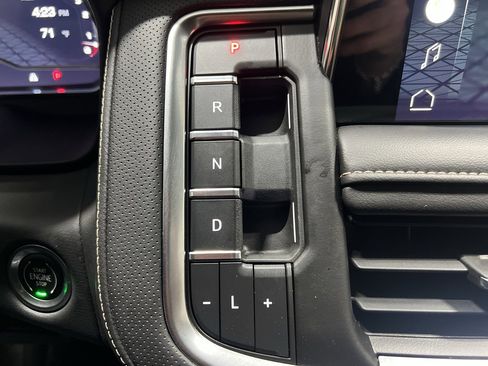 Used 2022 GMC Yukon SLT w/ SLT Luxury Package image 14