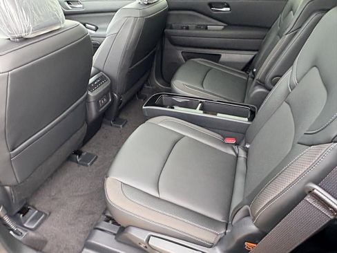 New 2026 Nissan Pathfinder SL FWD image 21