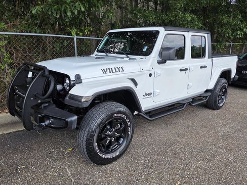 Used 2021 Jeep Gladiator Sport AWD/4WD image 4