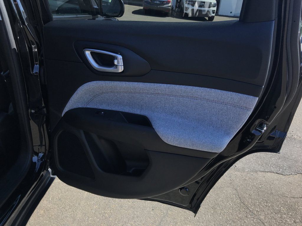 Used 2022 Jeep Compass Latitude AWD/4WD image 16