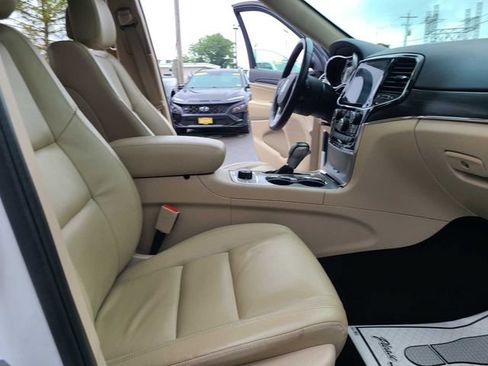 Used 2021 Jeep Grand Cherokee Limited AWD/4WD image 19
