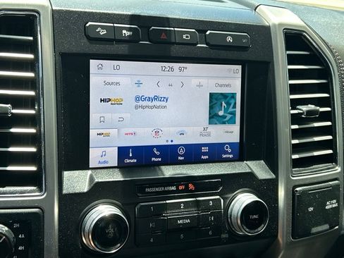 Used 2019 Ford F150 Platinum w/ Equipment Group 701A Luxury AWD/4WD image 31