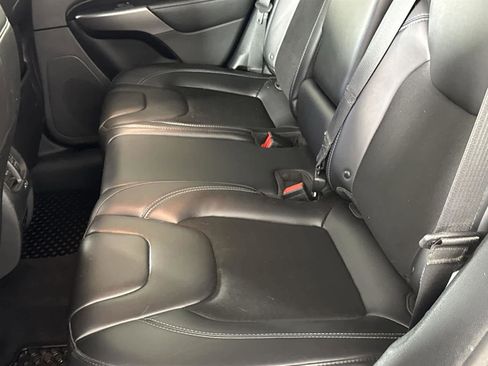 Used 2019 Jeep Cherokee Latitude Plus w/ Cold Weather Group image 13