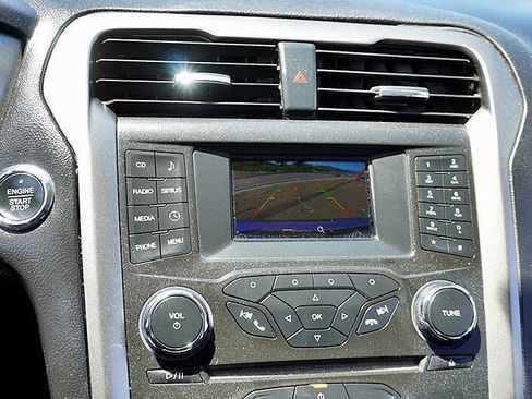 Used 2017 Ford Fusion SE w/ Equipment Group 201A AWD/4WD image 25